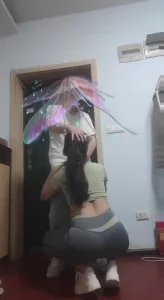 男大重庆少妇激情舌吻